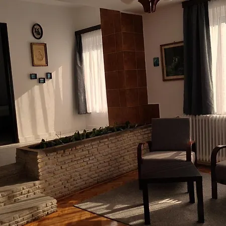 Erdoalja Vendeghaz Apartment